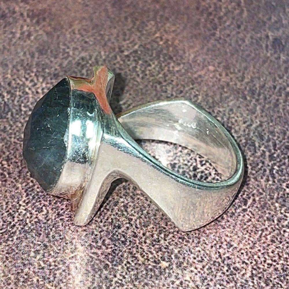 Labradorite Silver Ring - Picture 6 of 16